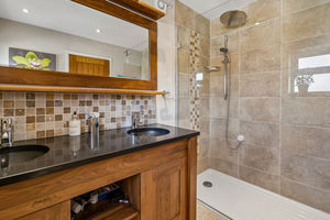 Photo 17- click for photo gallery